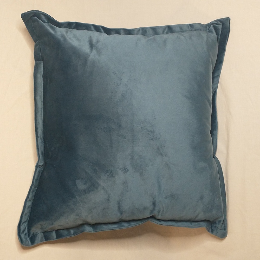 🏠 🍒 Stratford Home Teal Velvet Throw Pillow
